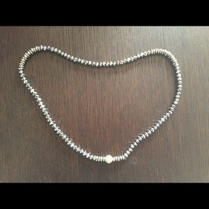 Silver stretchy necklace